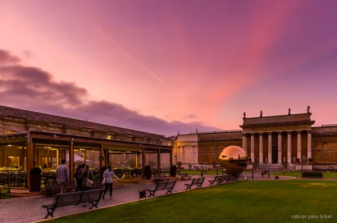 Buffet breakfast inside the Vatican Museums before early access opening